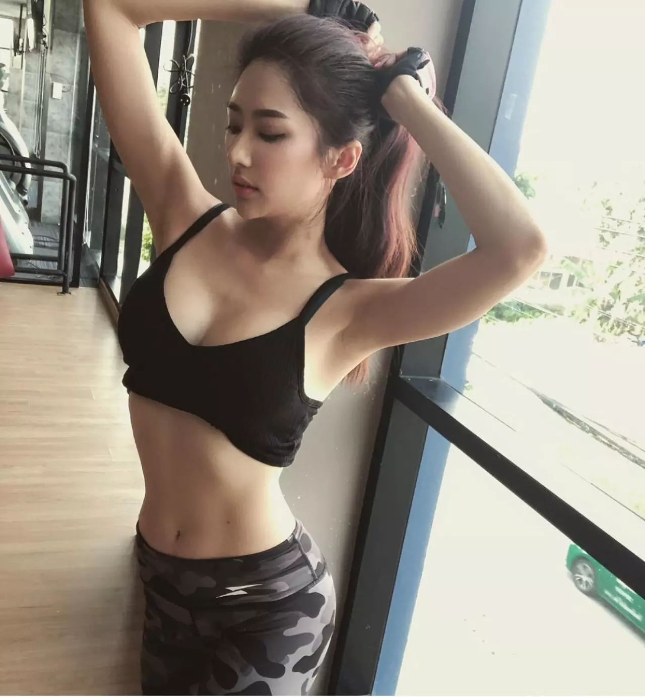 เซ็กซี่ทุกชุด "แฟชั่น" สุดแซ่บ สไตล์ "เมย์ สิรินทร์" สวย เผ็ดจนต้องยอม