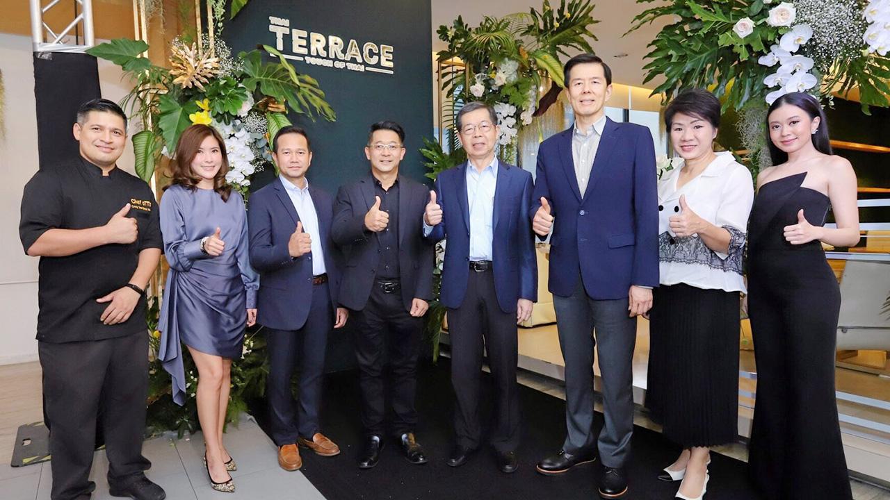 อร่อยมาก - ณัฐ วงศ์พานิช เปิดตัวคอนเซปต์ใหม่ “ครบรสชาติ ถึงเครื่องปรุง รสไทยแท้” ชวนสัมผัสความอร่อยของเมนูต้นตำรับ โดยมี ดร.ประสาร ไตรรัตน์วรกุล, ญนน์ โภคทรัพย์, ปิยวรรณ ลีละสมภพ และ ธนพล ธรรพสิทธิ์ มาร่วมงานด้วย ที่ร้านไทย เทอเรส เซ็นทรัล ชิดลม วันก่อน.