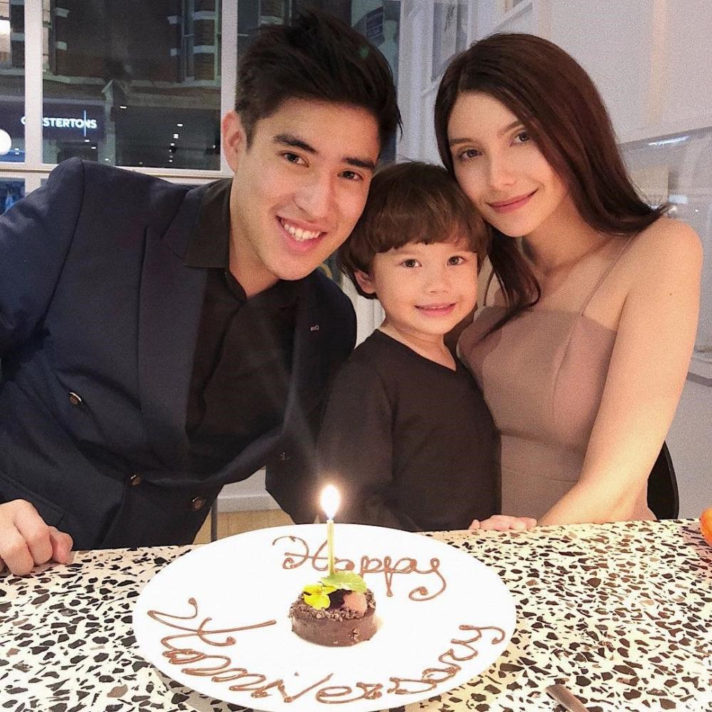 ซาร่า-คริสเตียน และน้องแม็กซ์เวลล์ ขอบคุณภาพจากไอจี @sarahcasinghini