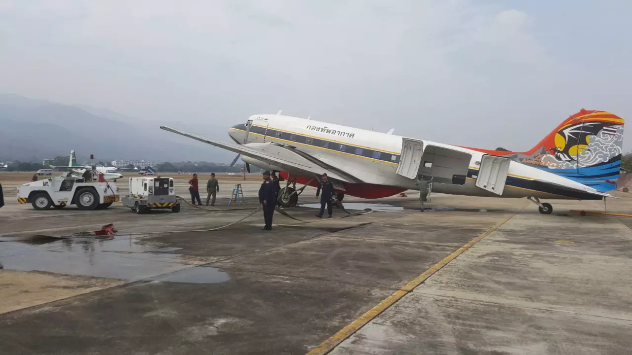ทอ.ส่ง BT-67 2ลำ ขึ้นบินโปรยละอองน้ำ ดับฝุ่นพิษทั่วภาคเหนือ