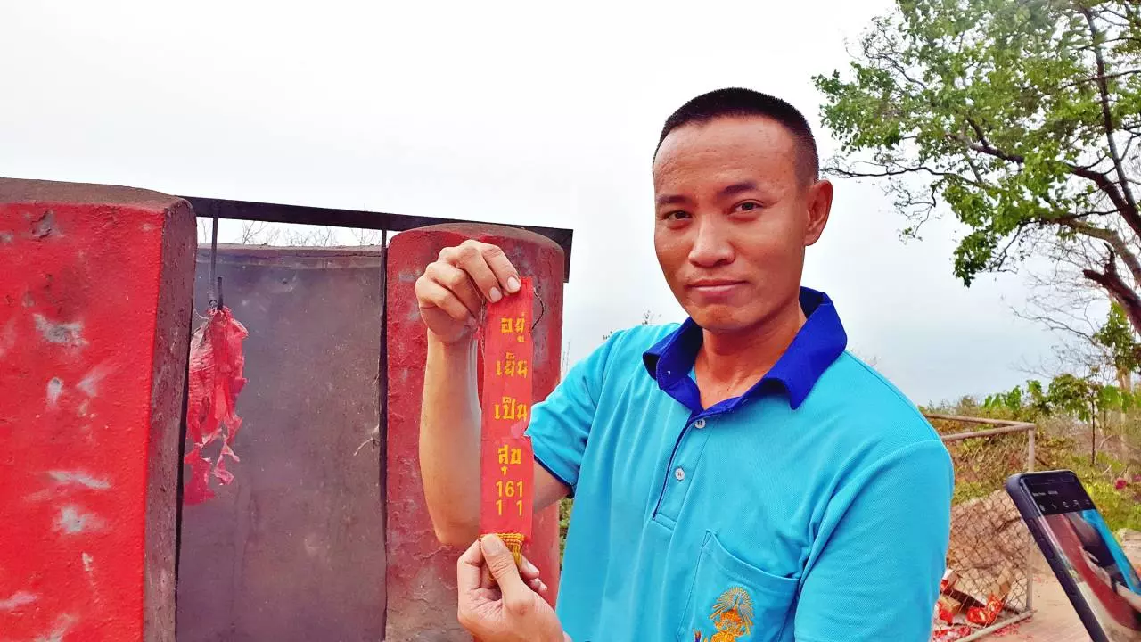 ทหารเรือ สาบานตนกับ "เสด็จเตี่ย" ขอเป็นข้าราชการที่ดี ก่อนจุดประทัดถวาย