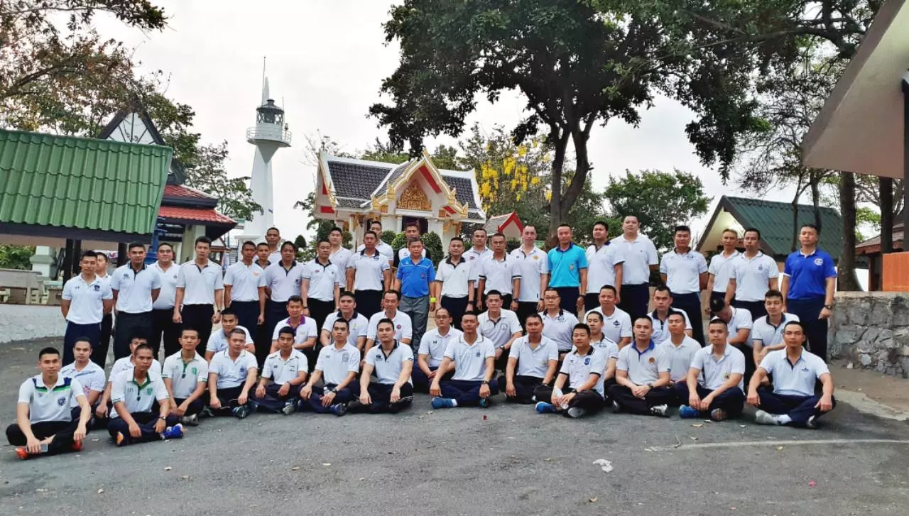 ทหารเรือ สาบานตนกับ "เสด็จเตี่ย" ขอเป็นข้าราชการที่ดี ก่อนจุดประทัดถวาย