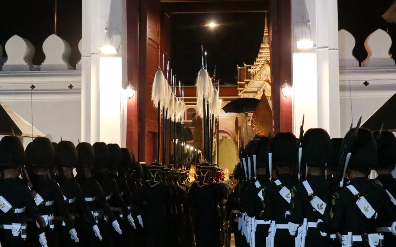 การฝึกซ้อมริ้วขบวนพระบรมราชอิสริยยศเสร็จแล้ว อย่างพร้อมเพรียงสง่างาม