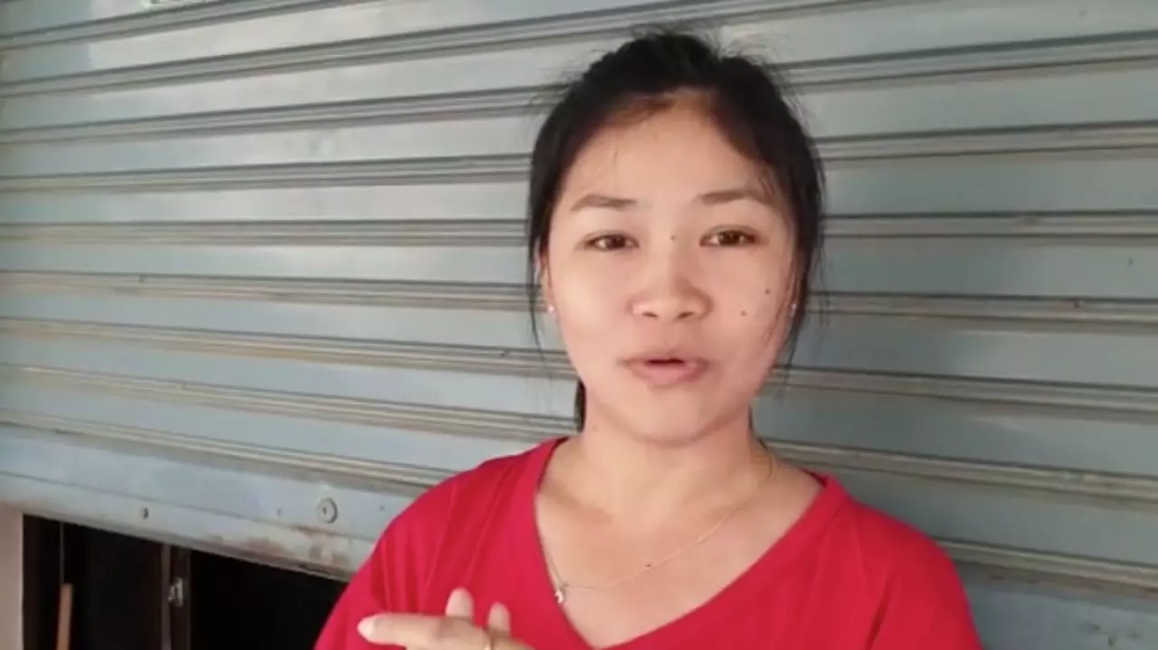 เปิดใจ 2 ฝรั่งช่วยเก็บขยะที่สุโขทัย บอกประทับใจเมืองไทย เลยอยากตอบแทน (คลิป)
