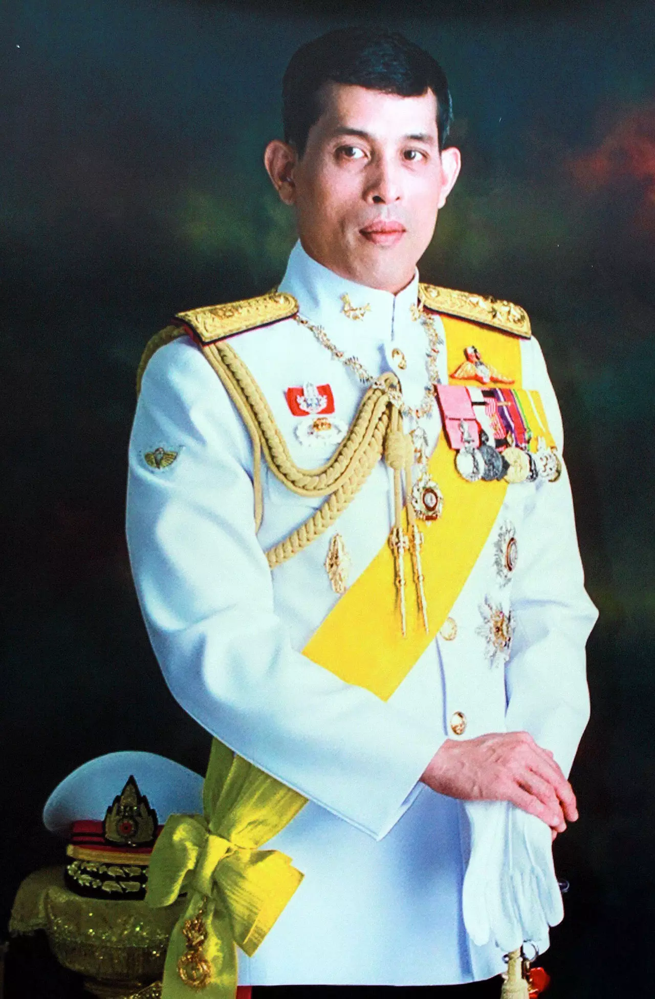 พระราชประวัติ สมเด็จพระเจ้าอยู่หัว รัชกาลที่ 10