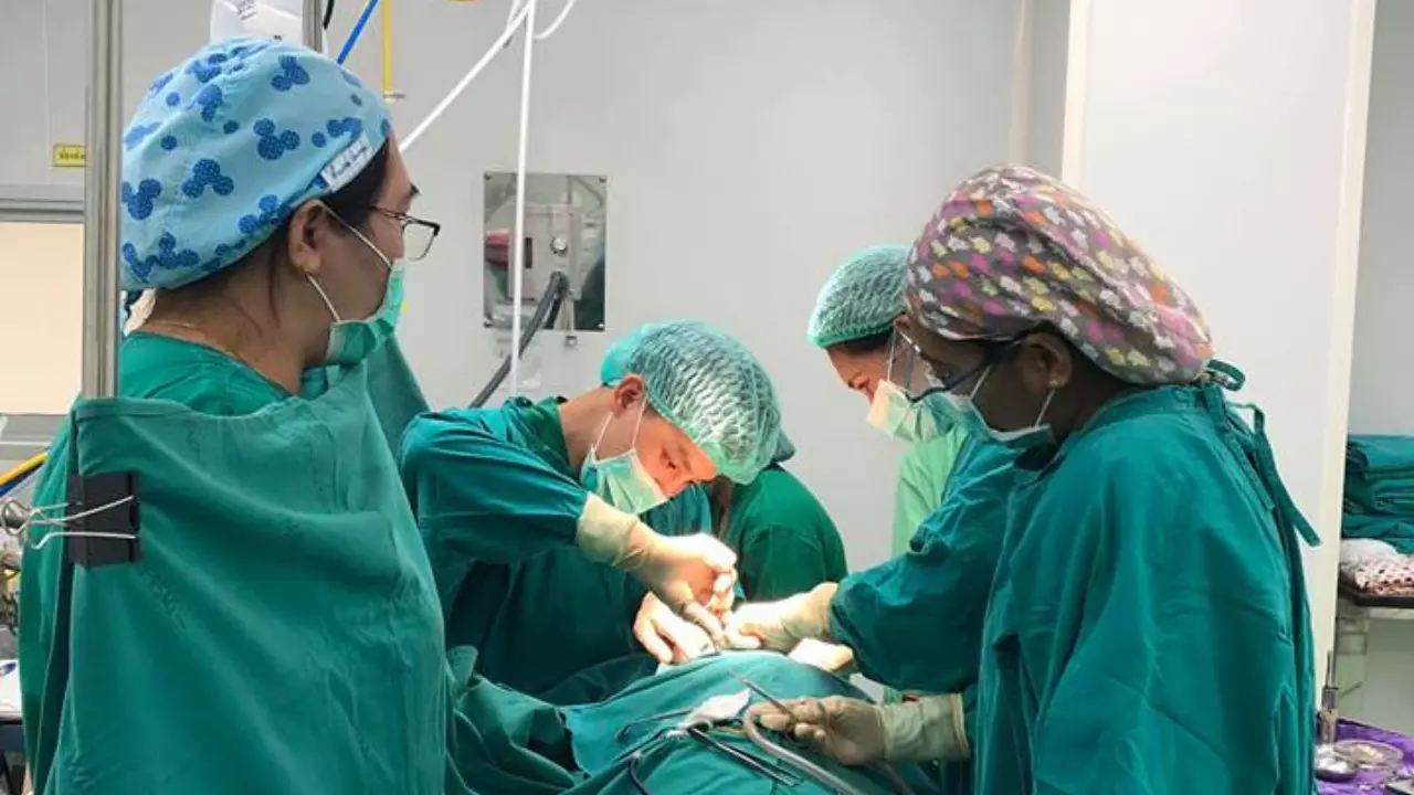 "หมอเคน" เล่านาทีตัดสินใจถอนฟันเด็ก 4 ขวบ รวดเดียว 18 ซี่ มากสุดในชีวิต
