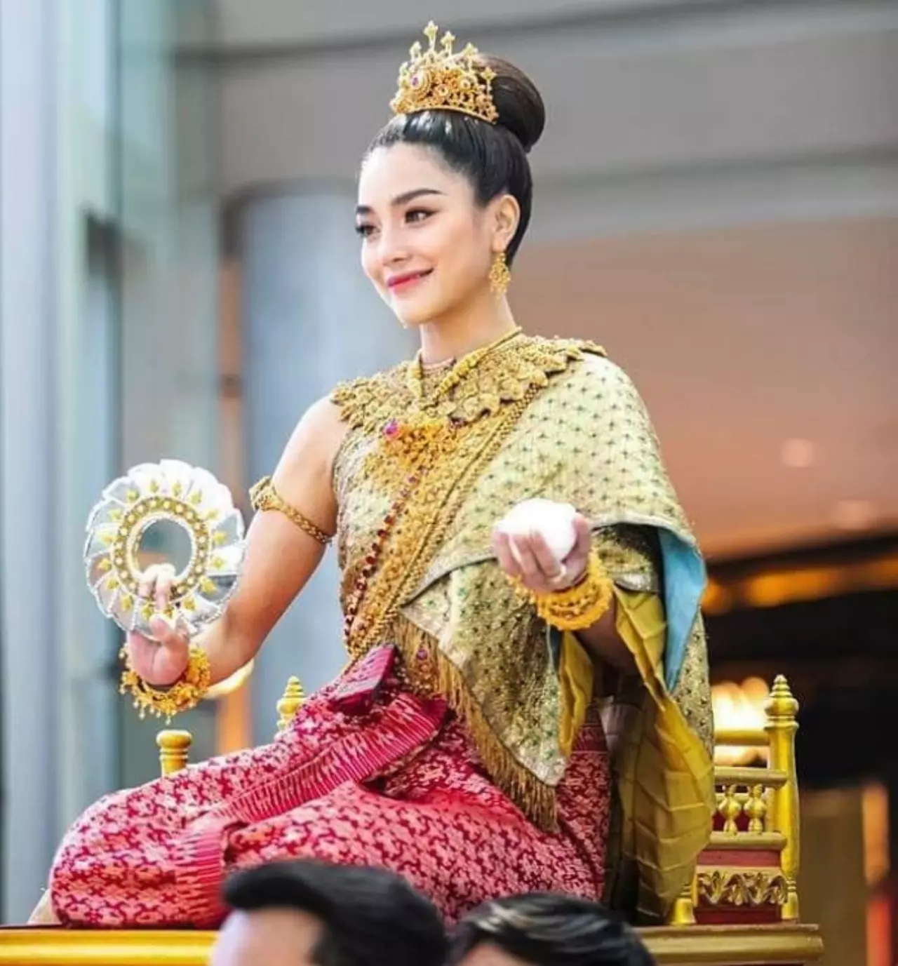 3 คนดัง "นางสงกรานต์" ใส่ "ชุดไทย" แปลงร่างเป็น "ทุงสะเทวี"