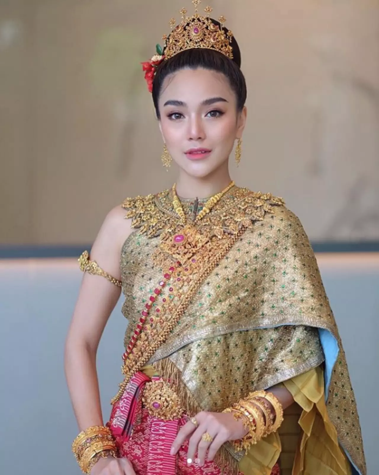 3 คนดัง "นางสงกรานต์" ใส่ "ชุดไทย" แปลงร่างเป็น "ทุงสะเทวี"