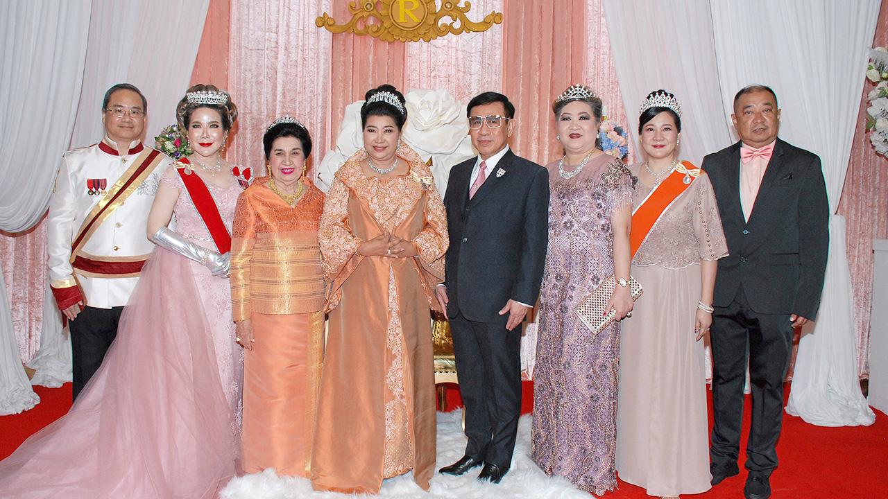 ใจบุญ คุณหญิงโรส บริบาลบุรีภัณฑ์, ดร.ศักดิ์สิน-สมศรี โรจน์สราญรมย์, พ.ต.อ.นิรันดร์-กฤติกา บริบาลบุรีภัณฑ์ และ มานน–รมณีย์ เธียรประสิทธิ์ มาร่วมอวยพรวันเกิด 60 ปี รัญชา บริบาลบุรีภัณฑ์ พร้อมนำรายได้มอบให้มูลนิธิเด็กโสสะ ที่ รร.อินเตอร์คอนติเนนตัล วันก่อน.