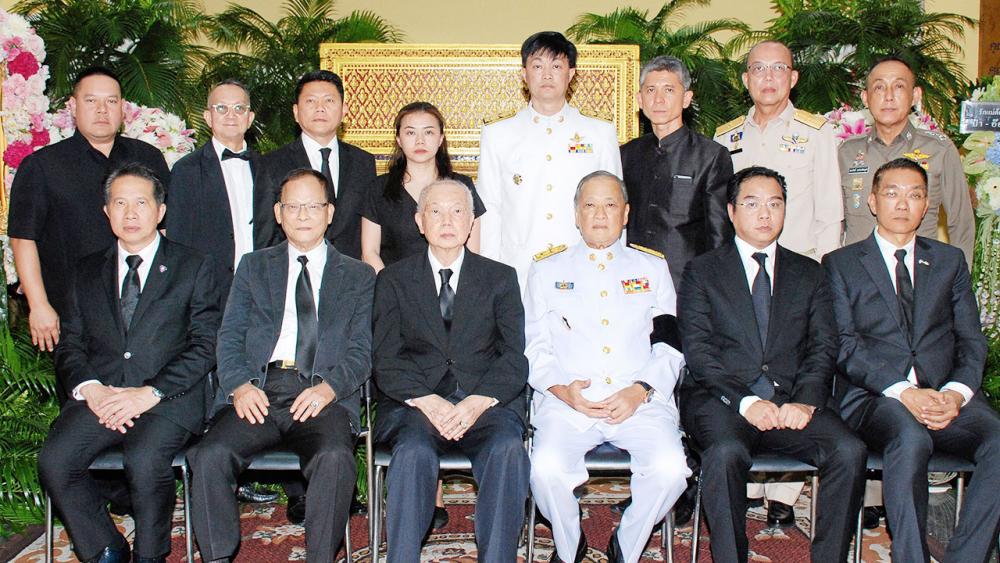 สู่สุคติ ม.ร.ว.สุขุมพันธุ์ บริพัตร เป็นประธานในพิธีสวดพระอภิธรรมศพ วันเพ็ญ เจิมประไพ ภรรยา อำนาจ เจิมประไพ โดยมี พล.ต.ต.วันชัย วิสุทธินันท์, สุพันธุ์ มงคลสุธี, สัญชัย เกตุวรชัย, บุญลือ ประเสริฐโสภา และ ธรรมรัตน์ หวั่งหลี มาร่วมในพิธีด้วย ที่วัดเทพศิรินทราวาส วันก่อน.