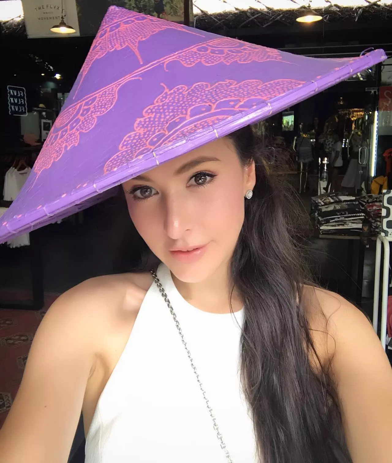 แปลกแต่เก๋ "แฟชั่นหมวก" หน้าร้อนสุดอลังของเหล่า "คนดัง"
