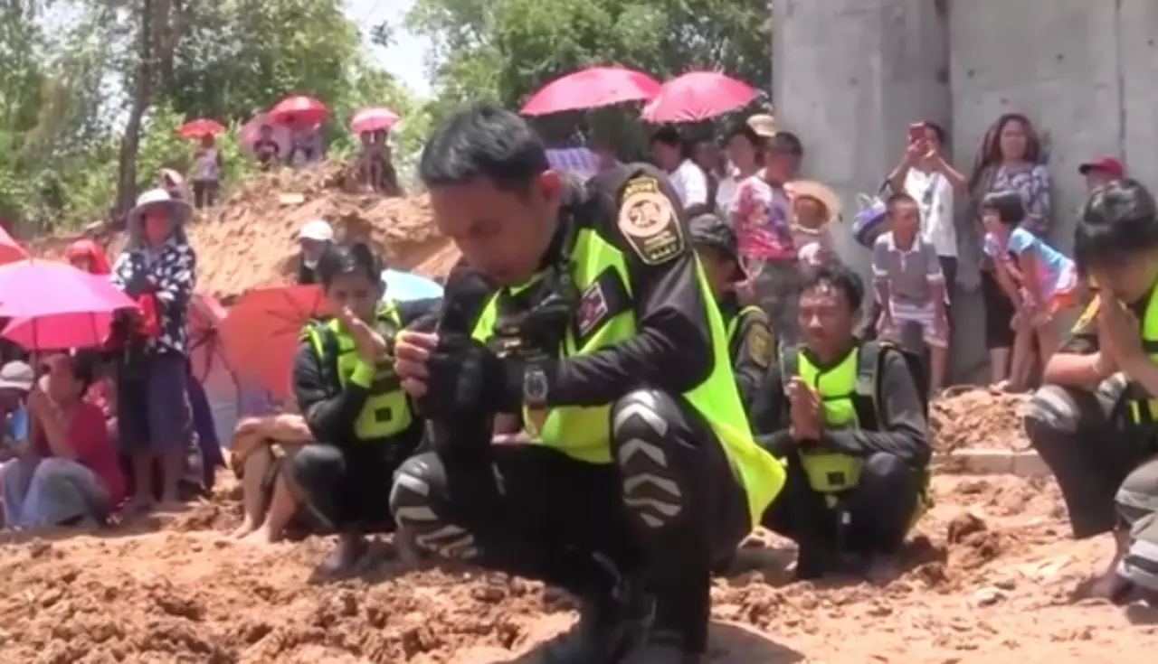 บวงสรวงขอเลข 2 เจ้าแม่ตะเคียน จมใต้สะพานน้ำชี กรีดร้องโหยหวน
