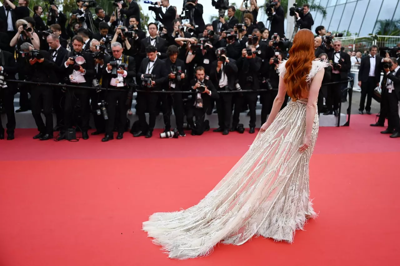 "แฟชั่น" ดาวเด่นบนพรมแดง "Cannes 2019" สวยเลอค่า ท้าทายแสงแฟลช