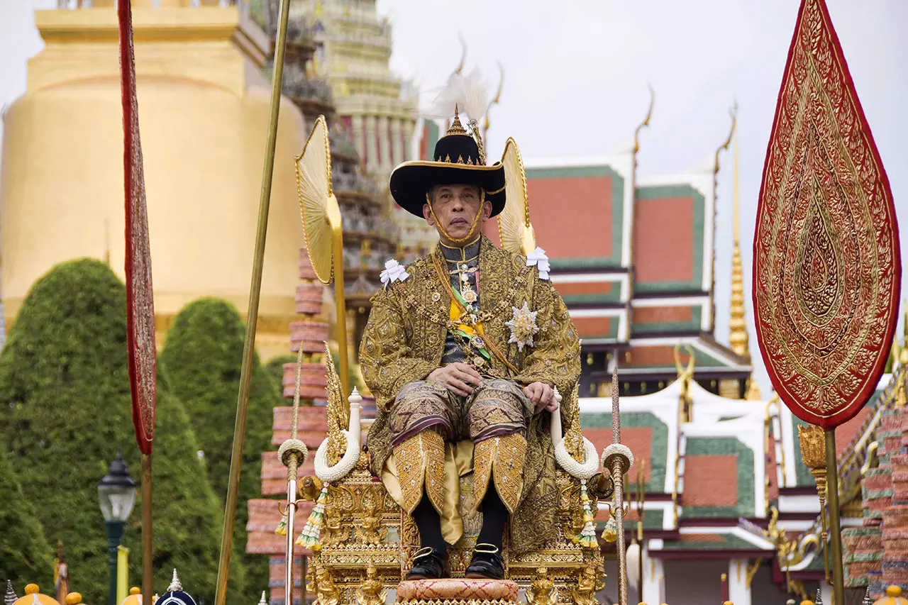 รายละเอียด "พระราชยานพุดตานทอง" วิจิตร งดงามสมพระเกียรติ