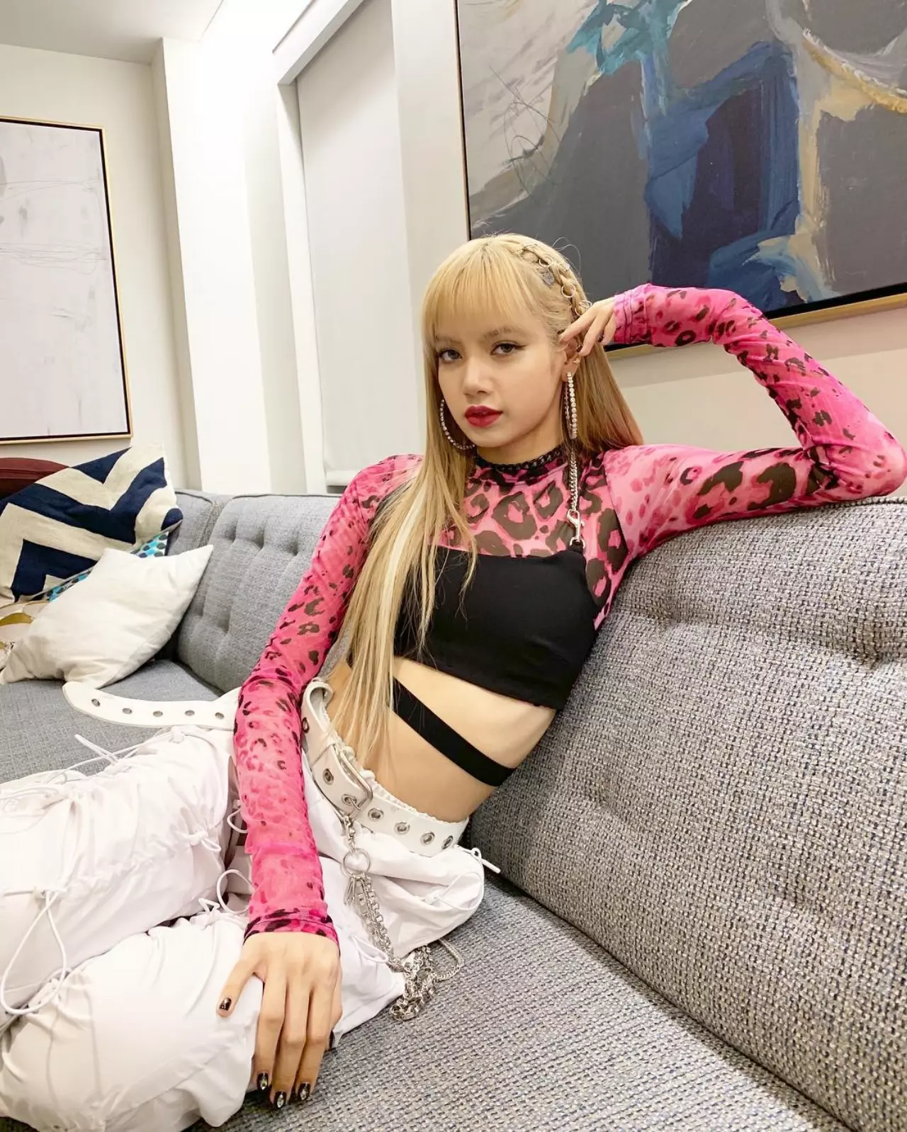 เทรนด์แฟชั่นแดนกิมจิ โทนดำ-ชมพู มิกซ์แอนด์แมตช์สไตล์  "BLACKPINK" 