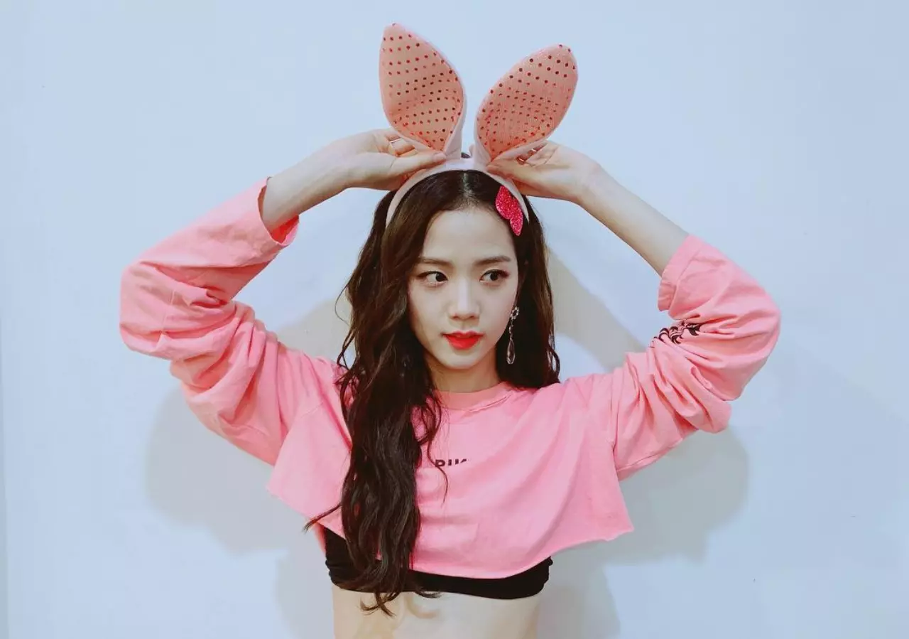 เทรนด์แฟชั่นแดนกิมจิ โทนดำ-ชมพู มิกซ์แอนด์แมตช์สไตล์  "BLACKPINK" 
