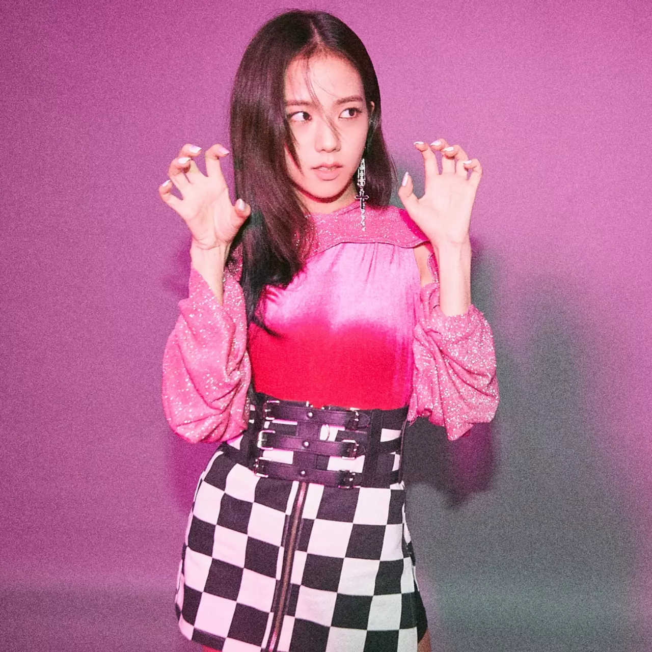 เทรนด์แฟชั่นแดนกิมจิ โทนดำ-ชมพู มิกซ์แอนด์แมตช์สไตล์  "BLACKPINK" 