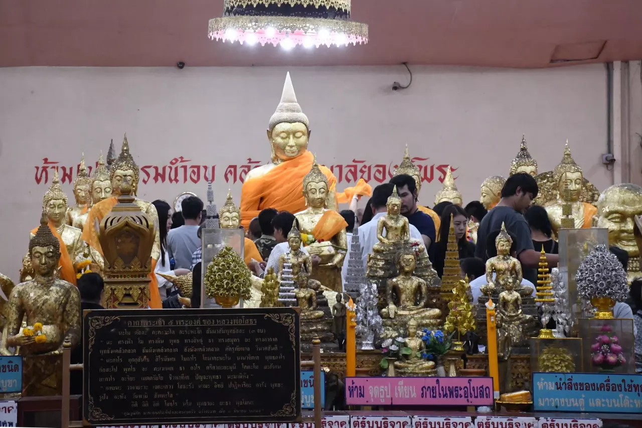 สักการะ "หลวงพ่อโสธร" พระคู่บ้านคู่เมืองแปดริ้ว คนภาคตะวันออกล้วนศรัทธา