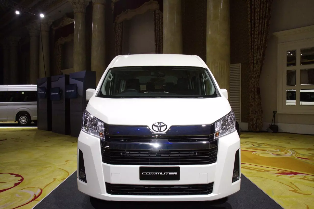 แพงกว่าเดิมนิดเดียว! ราคามาแล้ว รถตู้ TOYOTA NEW COMMUTER 2019