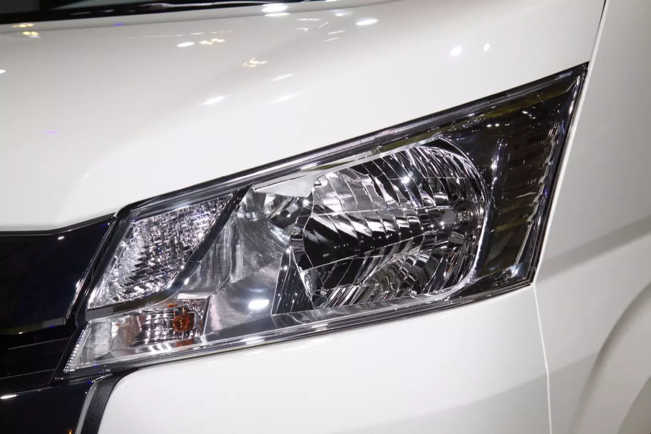แพงกว่าเดิมนิดเดียว! ราคามาแล้ว รถตู้ TOYOTA NEW COMMUTER 2019