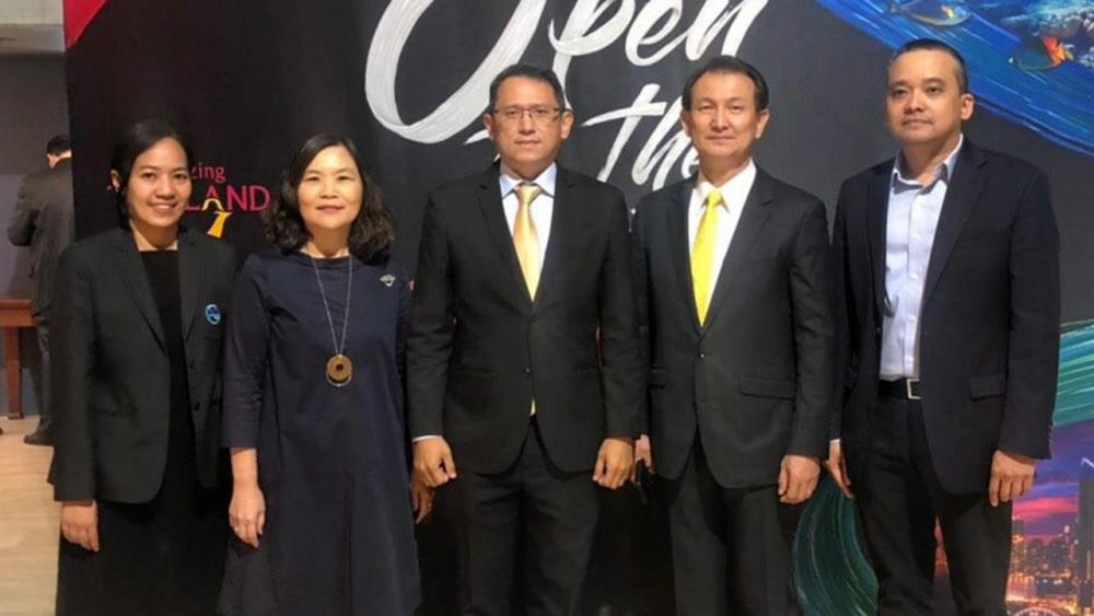 โปรโมตไทย - จักรกฤดิ กระจายวงศ์ กสญ. ณ นครซิดนีย์ ออสเตรเลีย กฤษฎา รัตนพฤกษ์ ผอ.ภูมิภาคอาเซียน เอเชียใต้และแปซิฟิก สุลัดดา ศรุติลาวัณย์ ผอ.ททท.สนง.ซิดนีย์ และ เสริญ ชูพิชัยกุล เอเอการบินไทย ซิดนีย์ ร่วมเปิดงาน “Amazing Thailand Roadshow” ที่ซิดนีย์ เมื่อวันก่อน.