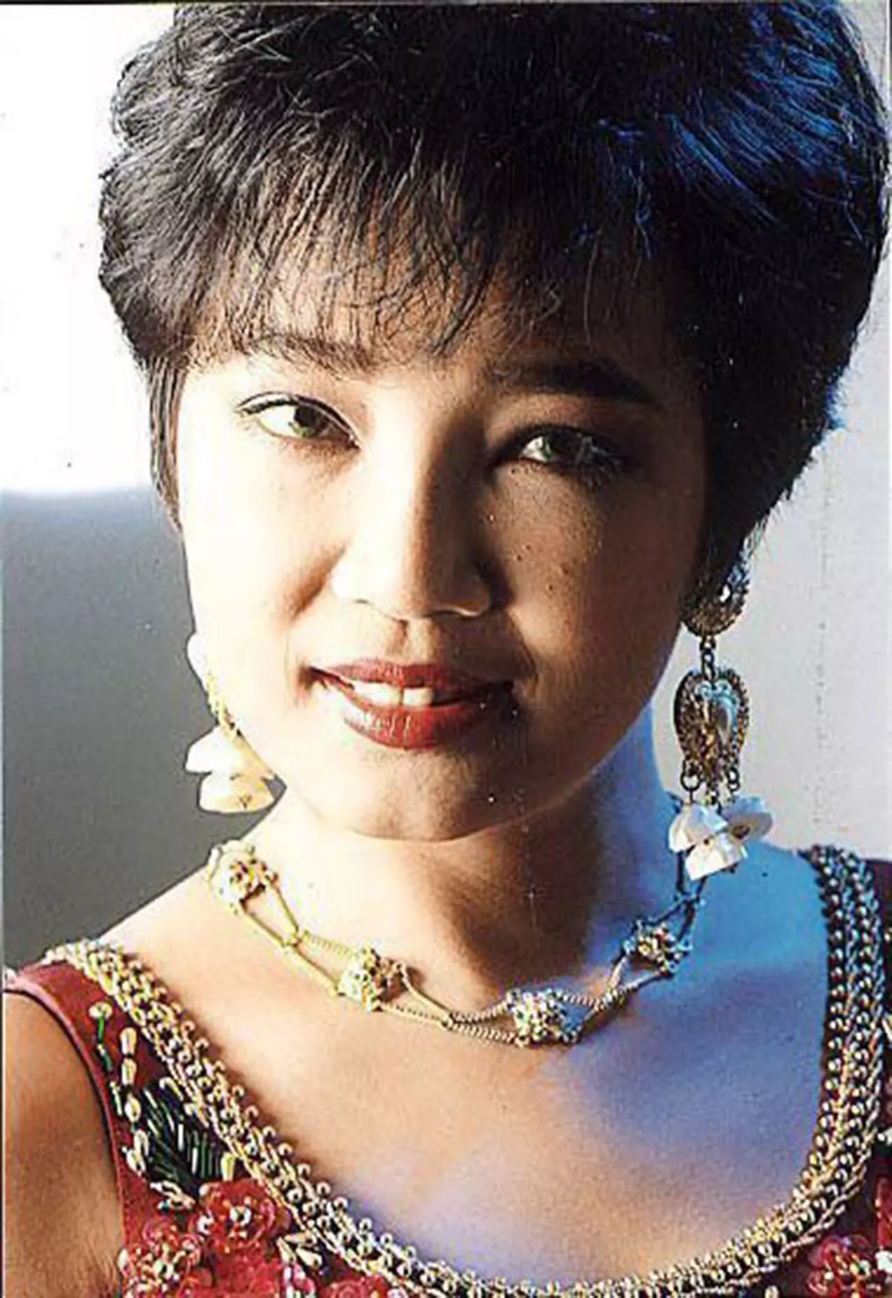 หญิงใบ้รวม "เลขเด็ด" หวยดังทั่วประเทศ มาแรงก่อนบ่ายสาม!