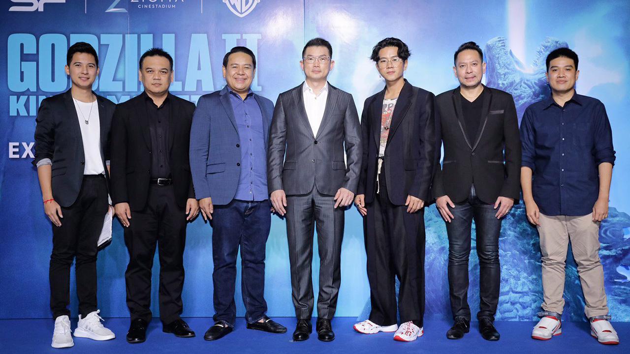 ไปดูหนัง สุวิทย์ ทองร่มโพธิ์ จัดฉายภาพยนตร์รอบเอกซ์คลูซีฟ สกรีนนิ่ง เรื่อง Godzilla II : King of the Monsters โดยมี ธนพันธุ์ คงนันทะ, วิทมนต์ ช่างเรือนกุล, เอกราช มอญวัฒ และ โทนี่ รากแก่น มาร่วมชมด้วย ที่ซิกม่า ซีเนสเตเดียม เอส เอฟ เวิลด์ ซีเนม่า เซ็นทรัลเวิลด์ วันก่อน.