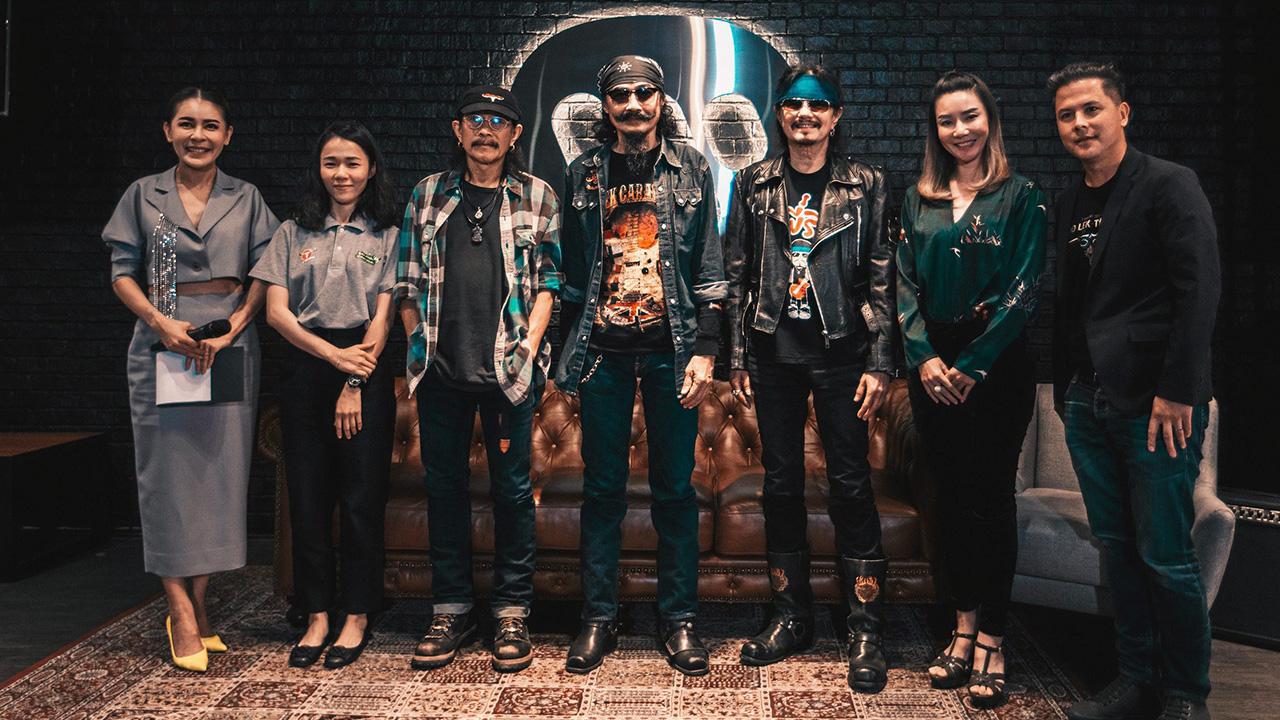 3 ขุนพลวงคาราบาว - คาล นิทัศน์ คงขำ บ.วอร์นเนอร์ มิวสิค จัดงานแถลงข่าวคอนเสิร์ต 3 ขุนพลวงคาราบาว แอ๊ด เล็ก เทียรี่ ; กวี คีตา ความรัก ในวันที่ 5, 6 และ 7 ก.ค. ที่จีเอ็มเอ็มไลฟ์เฮาส์ เปิดขายบัตรแล้ว ที่ออลทิคเก็ต และเซเว่นอีเลฟเว่น.