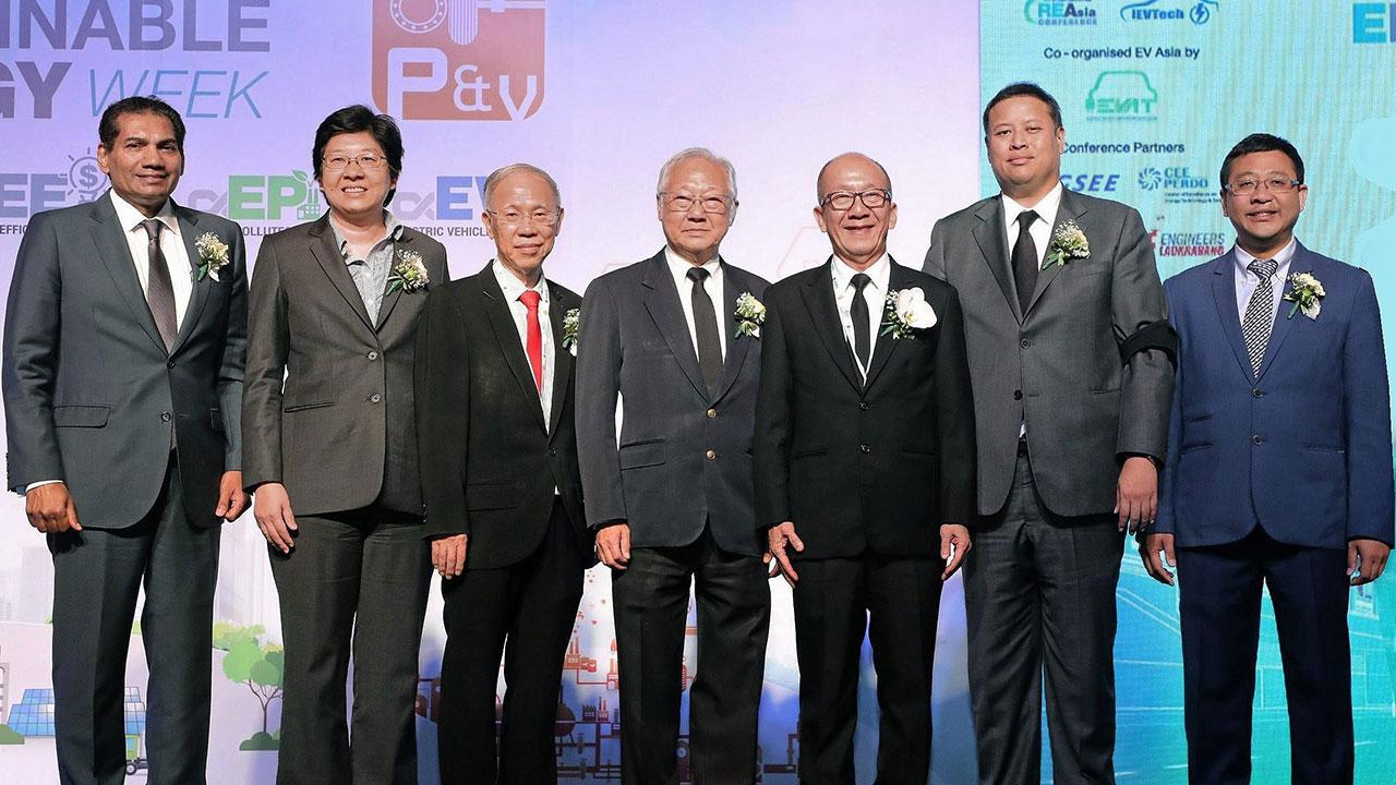 เชิญชม ดร.ศิริ จิระพงษ์พันธ์ รมว.พลังงาน เปิด “ASEAN Sustainable Energy Week 2019” งานแสดงนวัตกรรมและนิทรรศการด้านพลังงานทดแทนยิ่งใหญ่ที่สุดในอาเซียน จัดถึง 8 มิ.ย. โดยมี มนู เลียวไพโรจน์ และ ดร.ยศพงษ์ ลออนวล มาร่วมงานด้วย ที่ไบเทค บางนา วันก่อน.