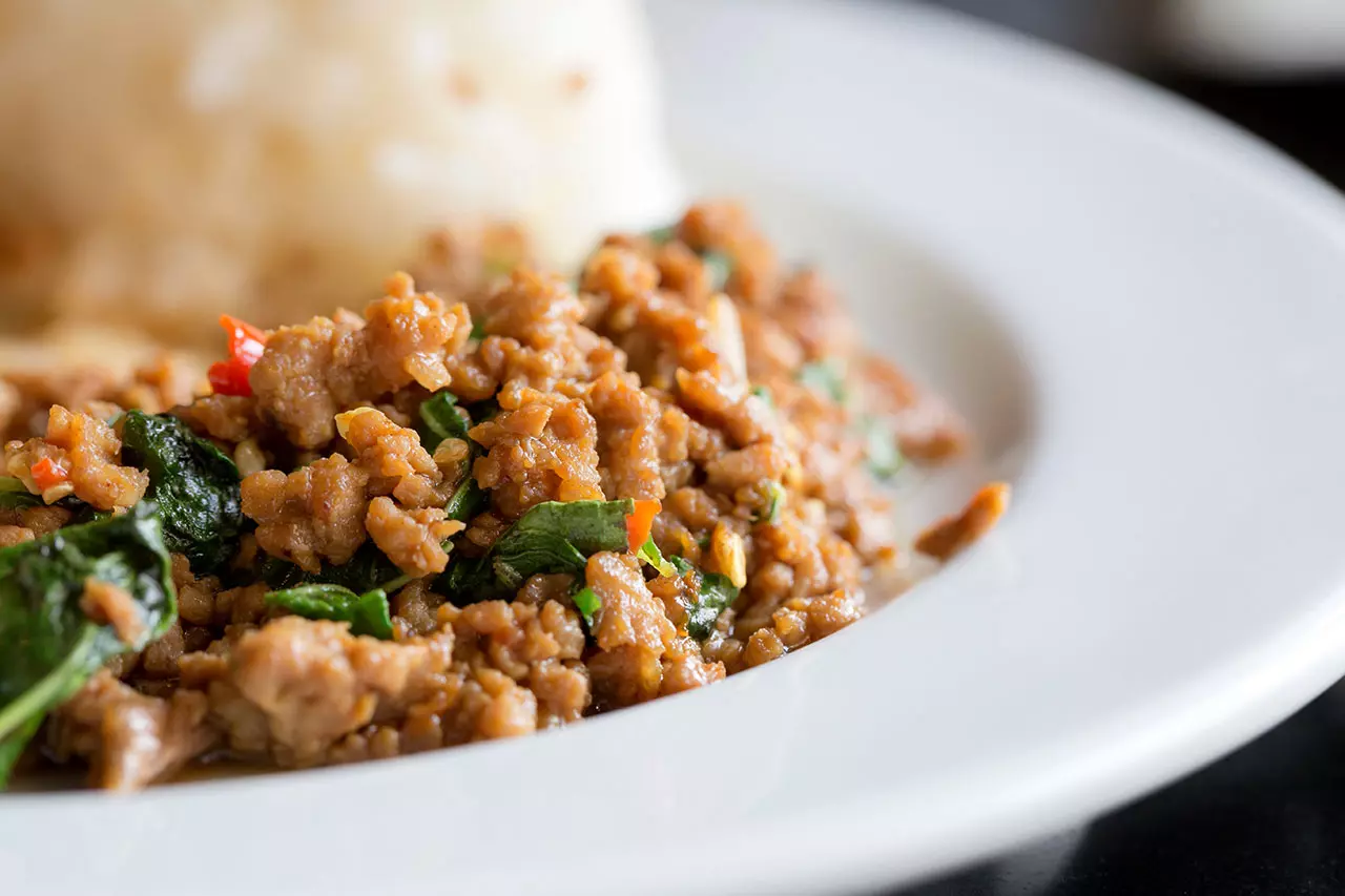 "ข้าวผัดกะเพรา" อีก 10 ปี กินแบบเดิม แต่จ่ายเฉียดร้อย!