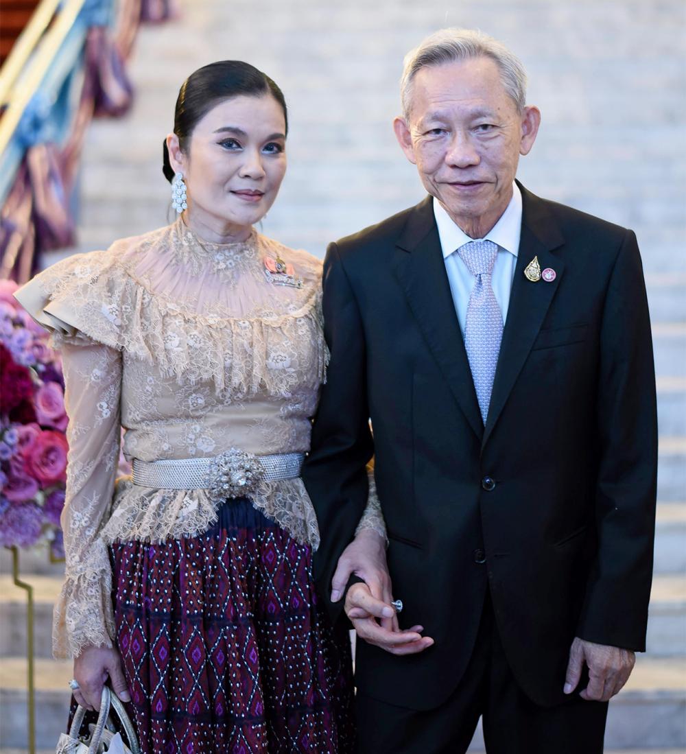 ดร.นฎาประไพ สุจริตกุล และยศ เอื้อชูเกียรติ.