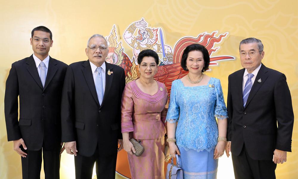 ชื่นชมโขน...ม.ร.ว.เฉลิมชาตรี–ม.จ.ชาตรีเฉลิม ยุคล, หม่อมกมลา ยุคล ณ อยุธยา, คุณหญิงปัทมา–สมศักดิ์ ลีสวัสดิ์ตระกูล.