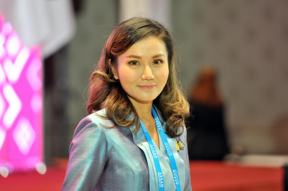 นางนฤมล ภิญโญสินวัฒน์ โฆษกประจำสำนักนายกรัฐมนตรี