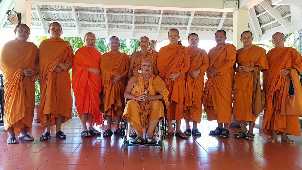 พระธรรมโพธิวงศ์ (วีรยุทฺโธ) เจ้าอาวาสวัดไทยพุทธคยา รัฐพิหาร อินเดีย และหัวหน้าพระธรรมทูตไทยสายอินเดีย-เนปาล พร้อมด้วย พระธรรมวรนายก นำพระธรรมทูตจากอินเดียและเนปาล ร่วมธรรมยาตราด้วย.