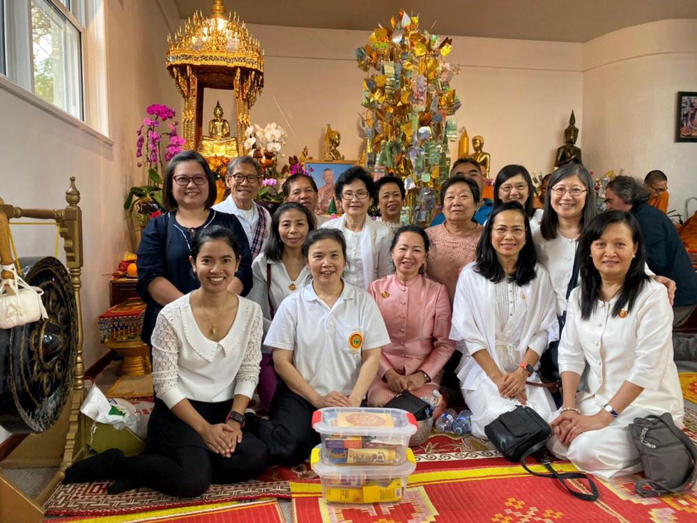 ร่วมใจทำบุญ ชุมชนชาวไทยในนครโตรอนโต และเมืองใกล้เคียง ร่วมกับชาวแคนาดา ร่วมใจทำบุญถวายกฐินประจำปี ที่วัดญาณวิริยา 2 เมือง
ริชมอนด์ฮิลล์ รัฐออนแทริโอ มีผู้ร่วมกฐินถึง 25 กอง ได้ปัจจัย 18,728 เหรียญฯ.