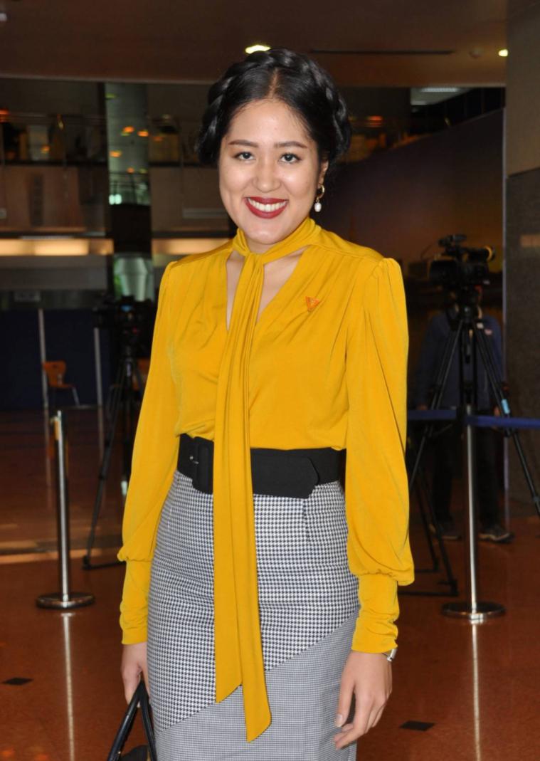 ชุดสีเหลืองของน้องช่อ
