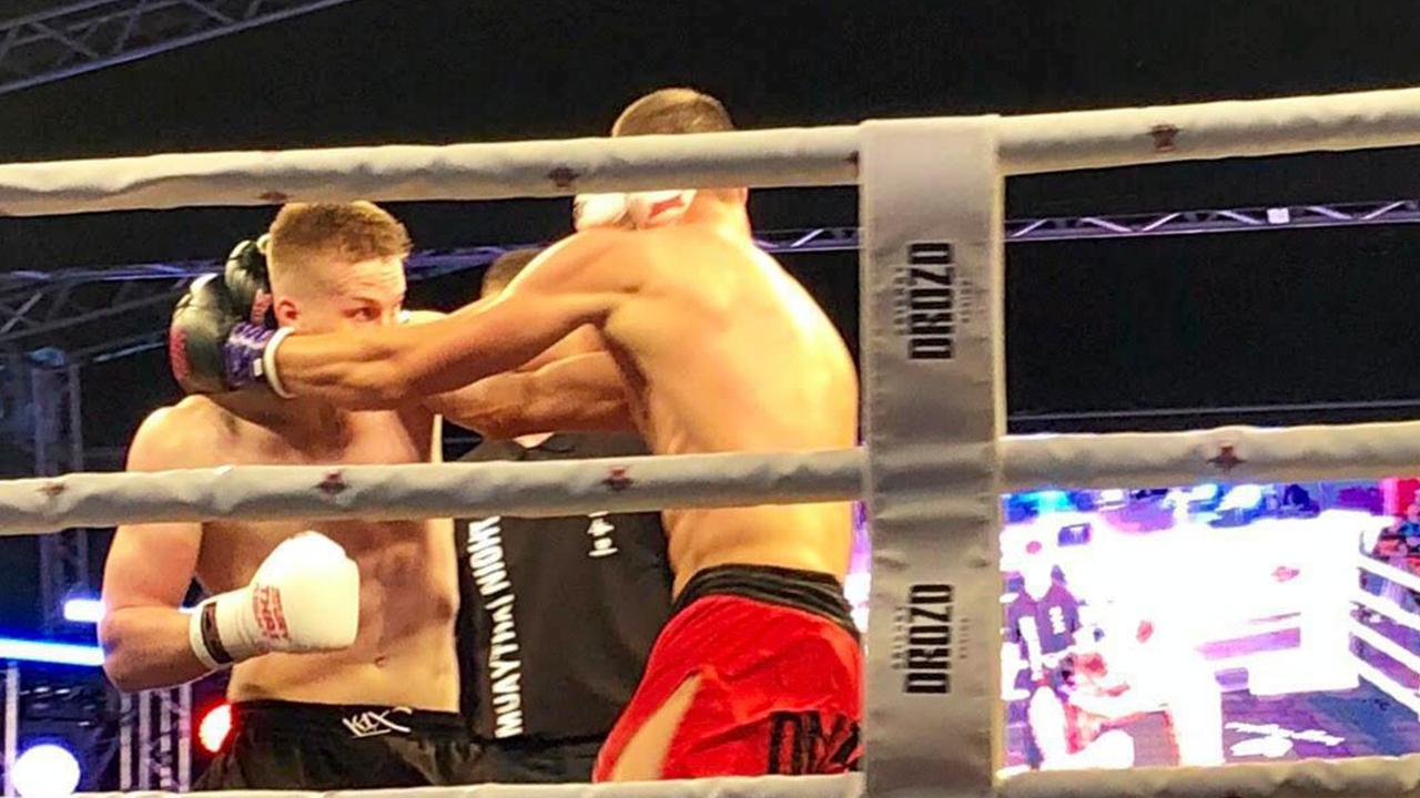 กีฬายอดฮิต - การแข่งขันมวย ไทย “Moscow Muay thai Night 5” จัดขึ้นภายใน “เทศกาลไทย ณ กรุงมอสโก” เป็นกีฬายอดฮิตที่ได้รับความนิยมจากชาวรัสเซียและชาวยุโรป มีแฟนมวยเข้าชมกันอย่างเนืองแน่น พร้อมส่งเสียงเชียร์กันสนุกสนาน.