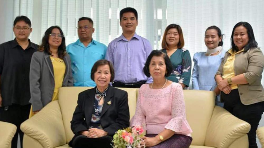 เข้าขอบคุณ เกื้อกุล ใบเงิน ตัวแทนวัดพุทธบูชา เมืองแอตแลนตา รัฐจอร์เจีย สหรัฐฯ เข้าพบอธิการบดี ม.ทักษิณ จ.สงขลา และคณบดีคณะต่างๆ หารือส่งครูไปสอนภาษาและศิลปวัฒนธรรม ที่ศูนย์วัฒนธรรมฯของวัดฯ.