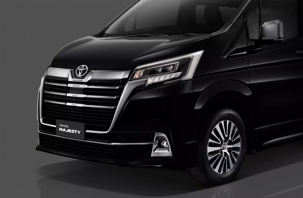 ราคาดีงาม มาแล้ว! รถตู้มหาชนคนรักครอบครัว Toyota Majesty