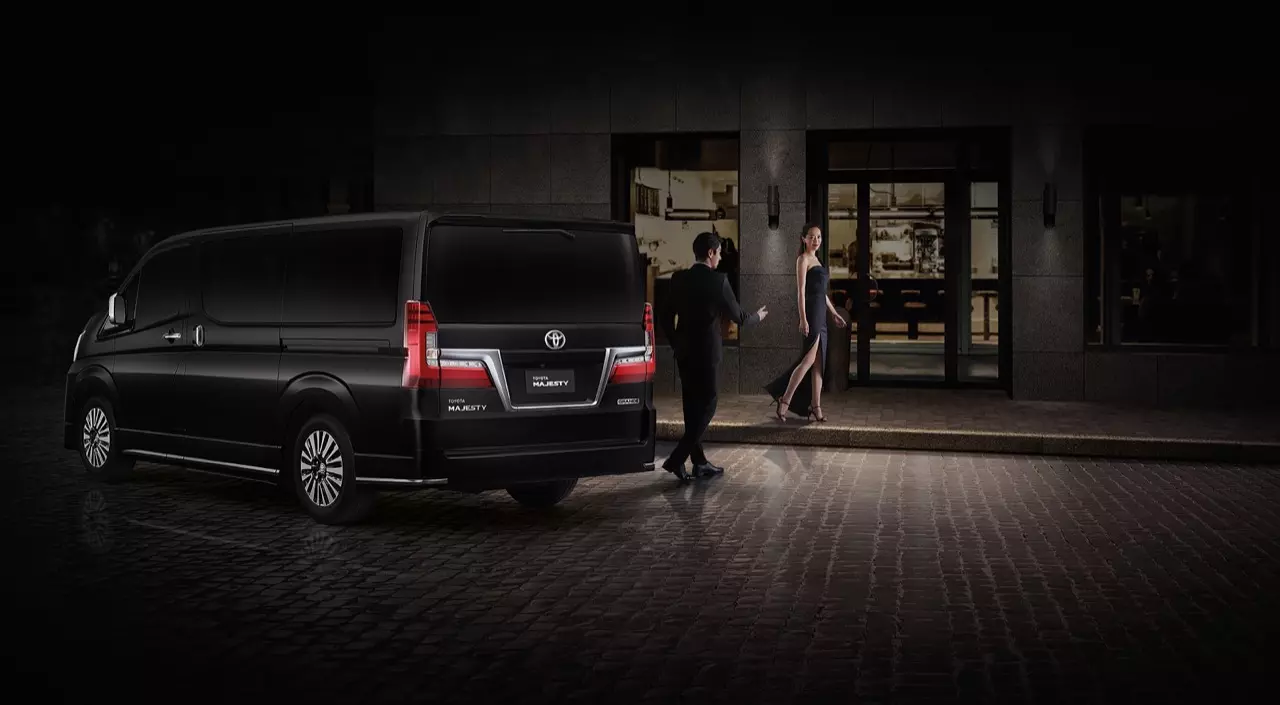 ราคาดีงาม มาแล้ว! รถตู้มหาชนคนรักครอบครัว Toyota Majesty