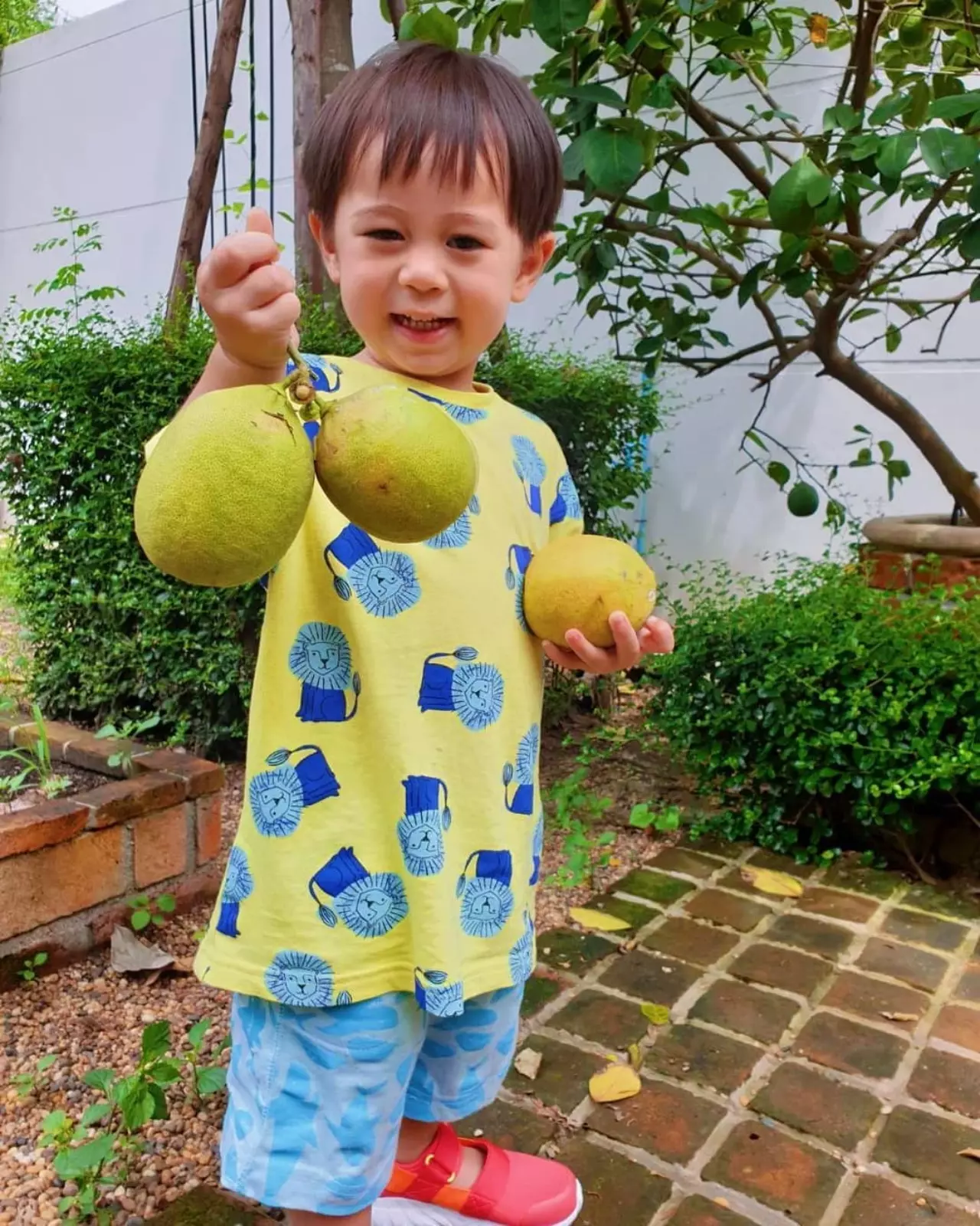 เปิดภาพวัยเด็กนางเอกตัวแม่ หน้าเหมือนลูกชายมากๆ