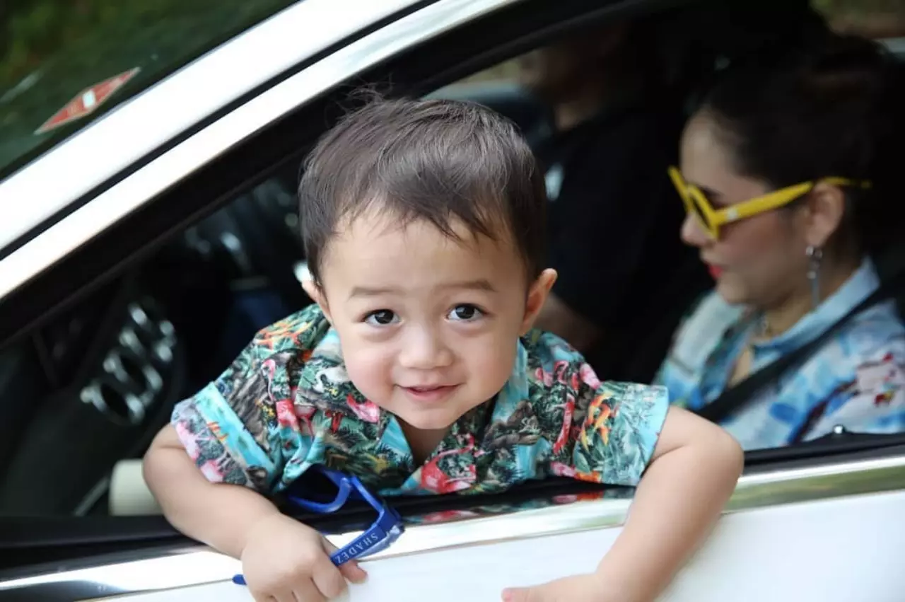 เปิดภาพวัยเด็กนางเอกตัวแม่ หน้าเหมือนลูกชายมากๆ