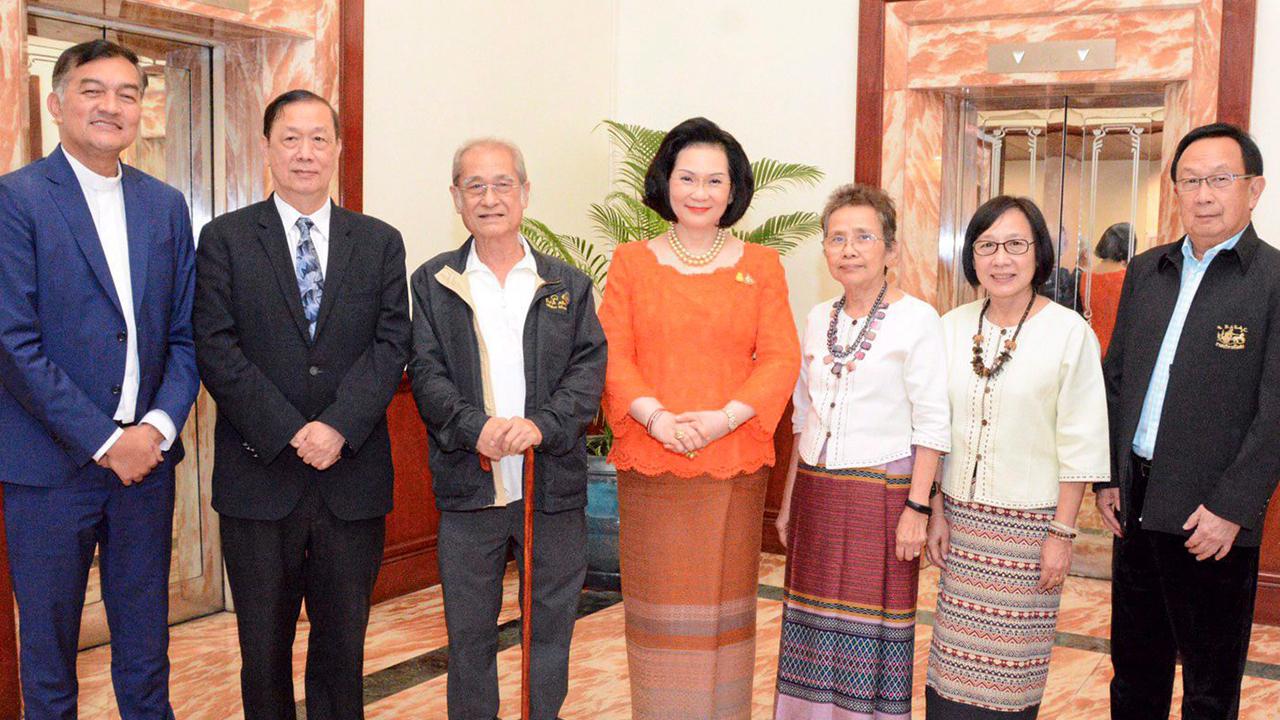 ประชุม คุณหญิงปัทมา ลีสวัสดิ์ตระกูล เป็นประธานการประชุมคณะกรรมการรางวัลวรรณศิลป์อุชเชนีและ 100 ปี ชาตกาลอุชเชนี โดยมี พ.ต.ปานสรวง ชุมสาย ณ อยุธยา, อนุชา ไชยเดช,เนาวรัตน์ พงษ์ไพบูลย์ และ ทัศชล เทพกำปนาท มาร่วมงานด้วย ที่ รร.อโนมาแกรนด์ วันก่อน.