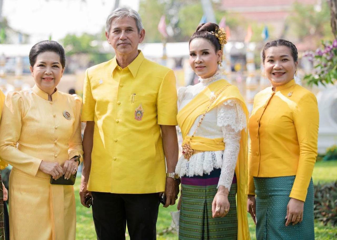 ดร.ชาญวิทย์ ผลชีวิน และ นางสุชาภา ภรรยา เป็นสมาชิกชมรมด้วย.