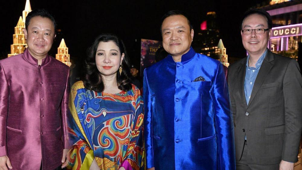 ยุทธศักดิ์ สุภสร ผู้ว่าการ ททท., ชฎาทิพ จูตระกูล, รองนายกฯ อนุทิน ชาญวีรกูล และสุพจน์ ชัยวัฒน์ศิริกุล ร่วมชื่นชมพลุปีใหม่ 2020.