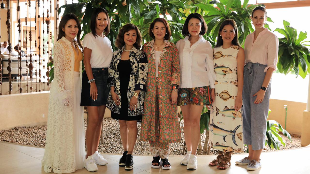 ดูแลดี - อรธิรา ภาคสุวรรณ จัดกิจกรรม EmFashionIcon Exclusive Trip in Koh Samui สัมผัสการเดินทางระดับเอกซ์คลูซีฟ โดยมี มาเรีย โทรฟกายา, บุปผา กิ่งชัชวาลย์, จุไรรัตน์ ภิรมย์ภักดี และ ดาว เสถียรถิระกุล มาร่วมทริปด้วย ที่รร.เดอะริทซ์-คาร์ลตัน เกาะสมุย วันก่อน.