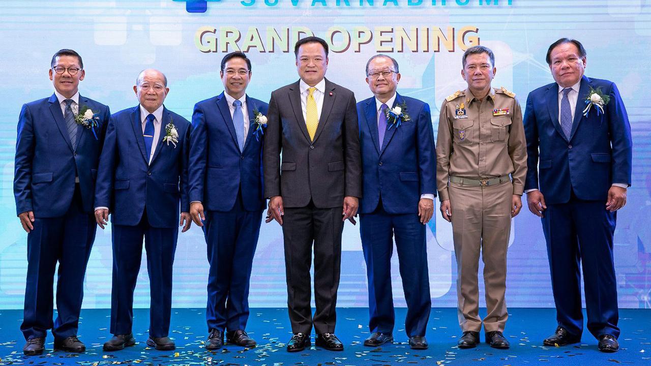 ไว้ใจได้ - อนุทิน ชาญวีรกูล รมว.สาธารณสุข เป็นประธานเปิด พริ้นซ์ สุวรรณภูมิ โรงพยาบาลเอกชนชั้นนำ มีศูนย์ความเป็นเลิศทางการแพทย์เฉพาะทาง โดยมี ชาติชาย อุทัยพันธ์, นพ.พงษ์ศักดิ์ วิทยากร และ ดร.สาธิต วิทยากร มาร่วมงานด้วย ที่ถนนบางนา-ตราด กม.6 วันก่อน.