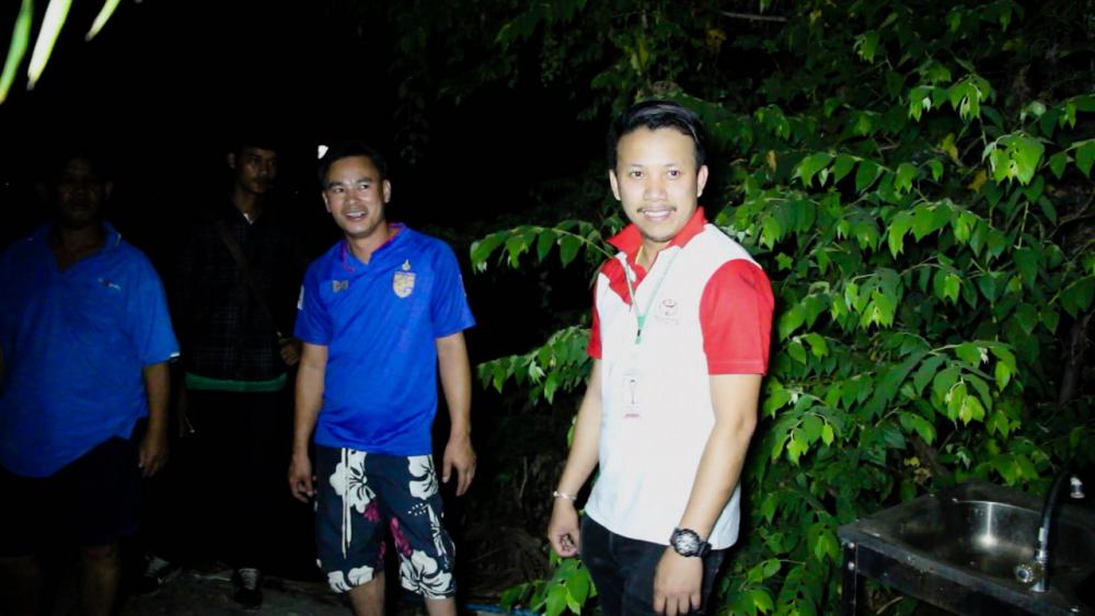 นายวาสิทธิ์ ธรรมรักษ์กุล หนุ่มโตโยต้า กำแพงเพชร พลเมืองดี (เสื้อขาว)
