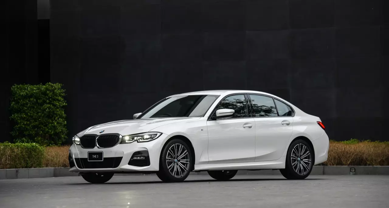 ประกอบไทยราคาน่ารัก BMW 320d ดีเซลจอมประหยัด / 330e M SPORT เสียบปลั๊ก รักษ์โลก!