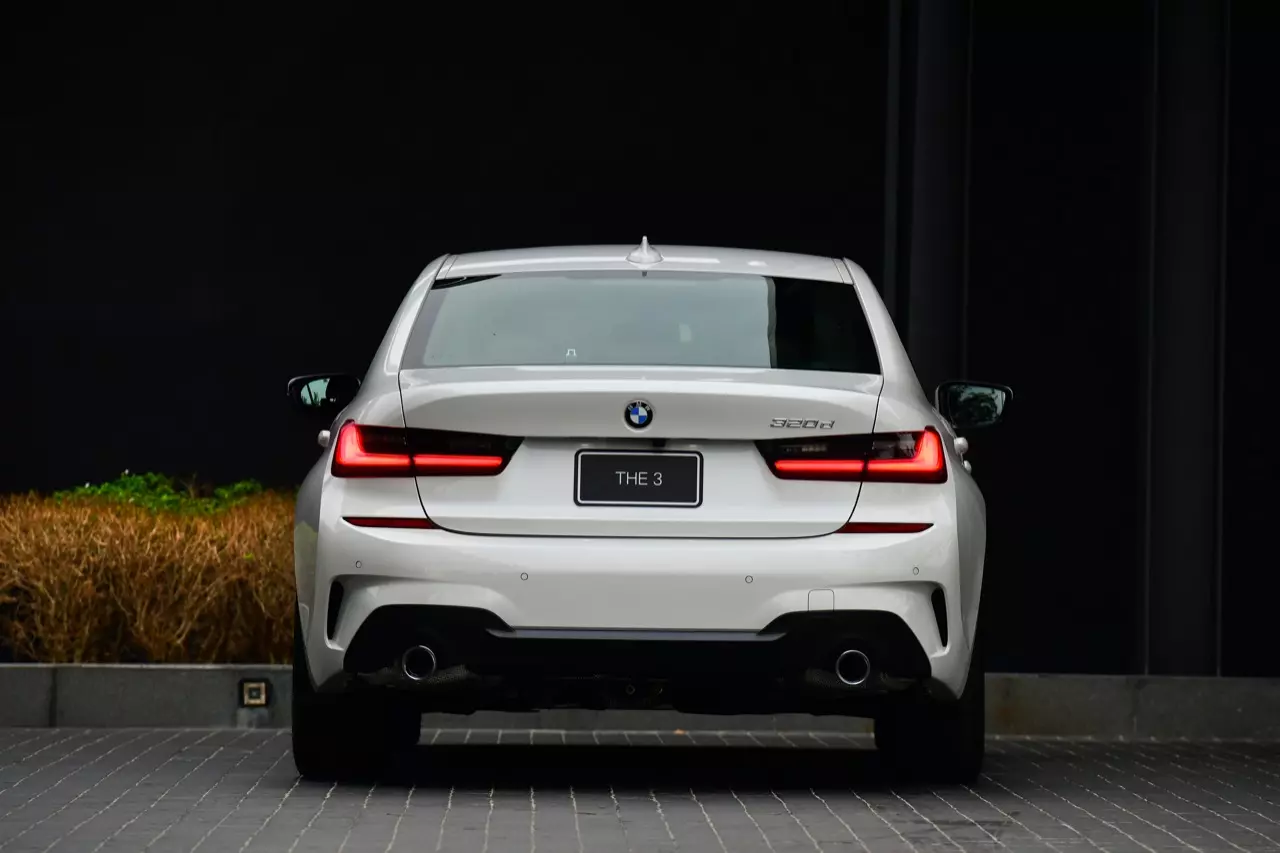 ประกอบไทยราคาน่ารัก BMW 320d ดีเซลจอมประหยัด / 330e M SPORT เสียบปลั๊ก รักษ์โลก!